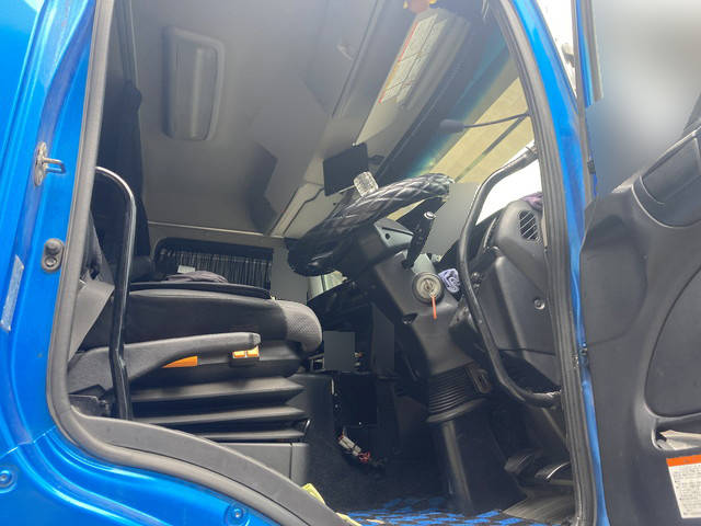 日野プロフィアダンプ大型（10t）[写真28]