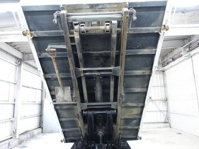 いすゞエルフローダーダンプ小型（2t・3t）[写真13]