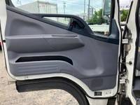 三菱ふそうキャンター平ボディ小型（2t・3t）[写真26]