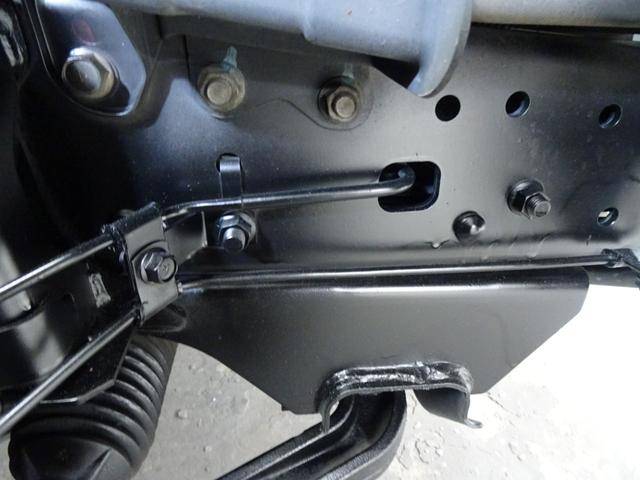 三菱ふそうキャンター平ボディ小型（2t・3t）[写真18]