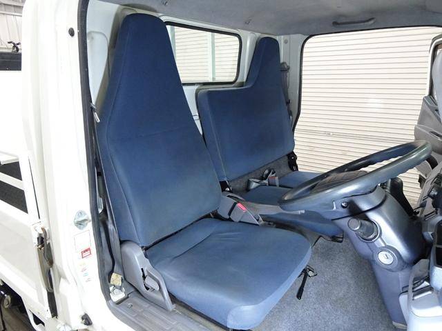 三菱ふそうキャンター平ボディ小型（2t・3t）[写真28]