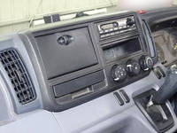 三菱ふそうキャンター平ボディ小型（2t・3t）[写真32]