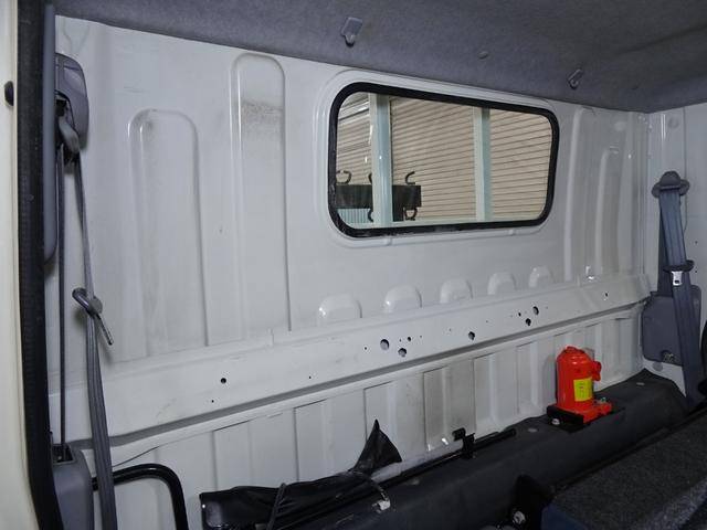 三菱ふそうキャンター平ボディ小型（2t・3t）[写真37]