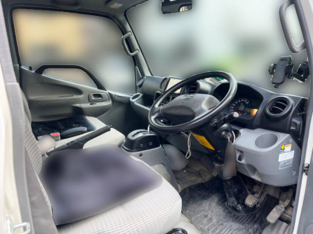 トヨタダイナ平ボディ小型（2t・3t）[写真13]