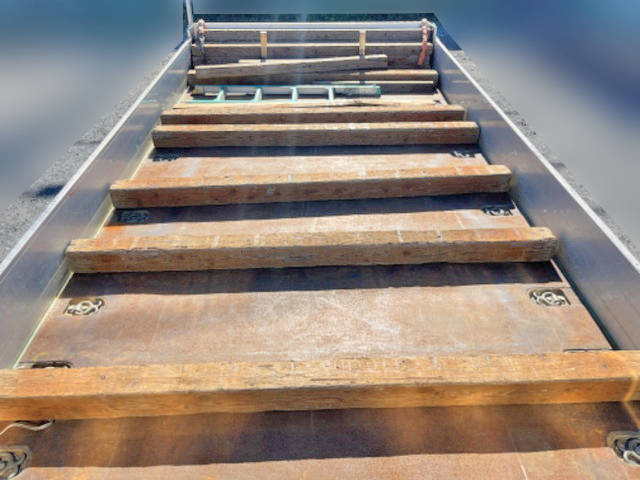 いすゞフォワードクレーン4段増トン（6t・8t）[写真11]