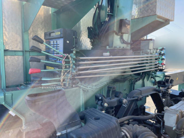 いすゞフォワードクレーン4段増トン（6t・8t）[写真15]