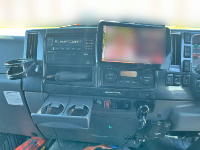 いすゞフォワードクレーン4段増トン（6t・8t）[写真35]