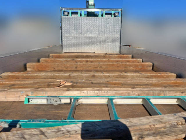 いすゞフォワードクレーン4段増トン（6t・8t）[写真07]