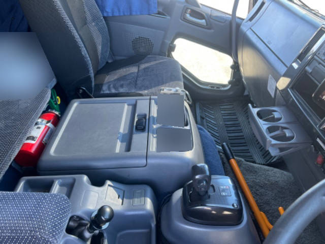 いすゞフォワードクレーン4段増トン（6t・8t）[写真31]