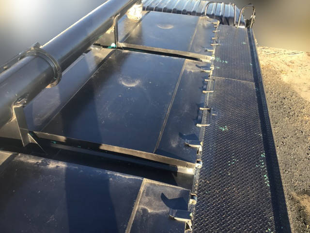 日野プロフィアバルク車（粉粒体運搬車）大型（10t）[写真10]