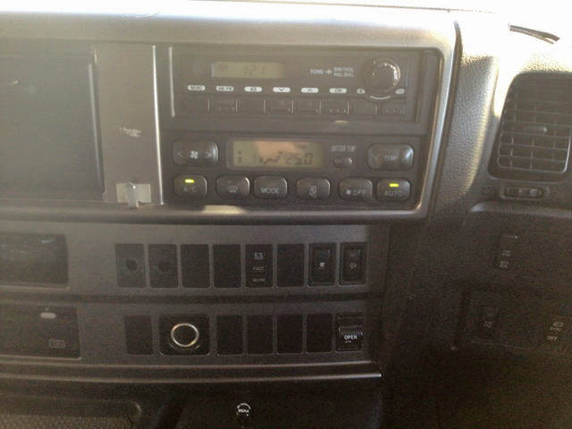 日野プロフィアバルク車（粉粒体運搬車）大型（10t）[写真38]