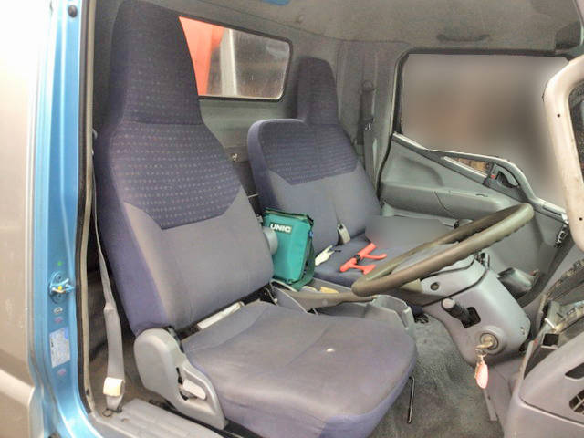 三菱ふそうキャンタークレーン5段小型（2t・3t）[写真17]