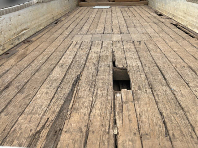 UDトラックスコンドルクレーン4段増トン（6t・8t）[写真10]