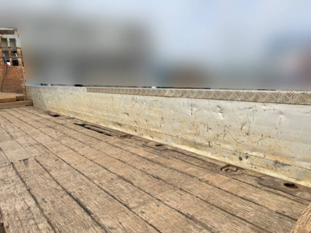 UDトラックスコンドルクレーン4段増トン（6t・8t）[写真11]