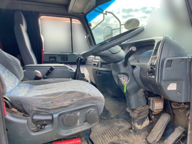 UDトラックスコンドルクレーン4段増トン（6t・8t）[写真36]