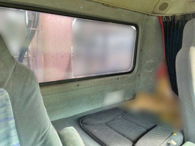 UDトラックスコンドルクレーン4段増トン（6t・8t）[写真37]