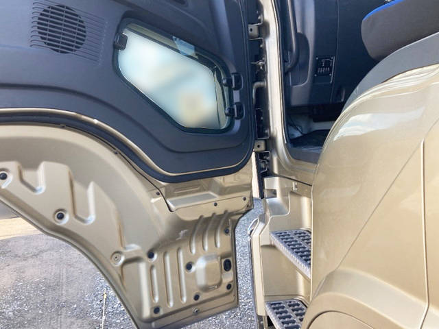 いすゞギガトレーラーヘッド（トラクターヘッド）大型（10t）[写真21]