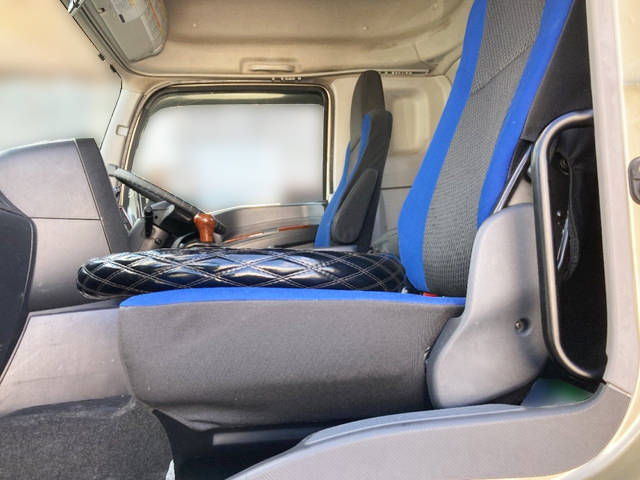 いすゞギガトレーラーヘッド（トラクターヘッド）大型（10t）[写真22]