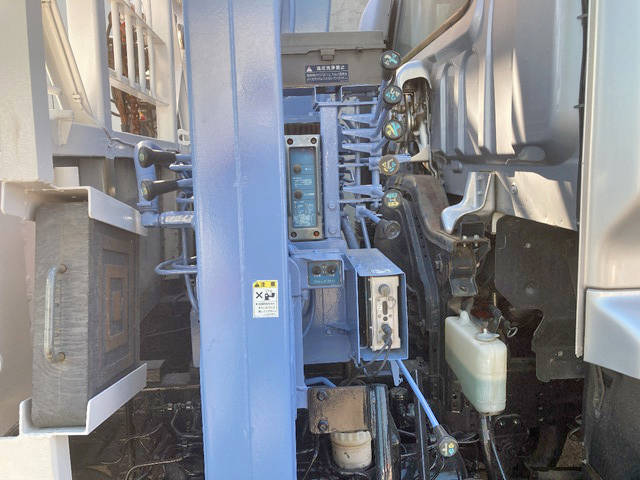 いすゞフォワードセルフクレーン5段増トン（6t・8t）[写真15]