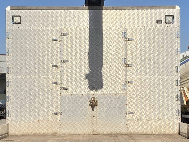 いすゞギガセルフクレーン4段大型（10t）[写真11]