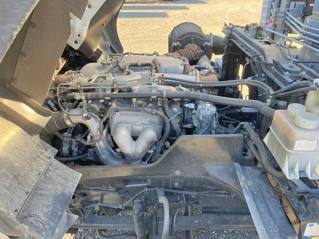 いすゞギガセルフクレーン4段大型（10t）[写真25]