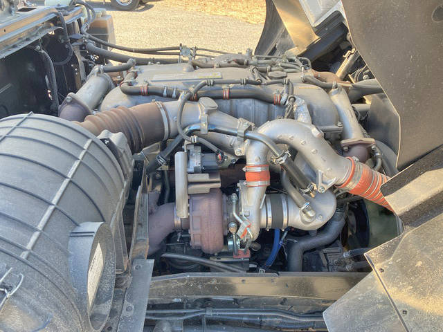 いすゞギガセルフクレーン4段大型（10t）[写真26]