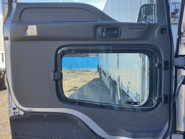 いすゞギガセルフクレーン4段大型（10t）[写真28]