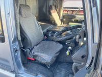 いすゞギガセルフクレーン4段大型（10t）[写真34]