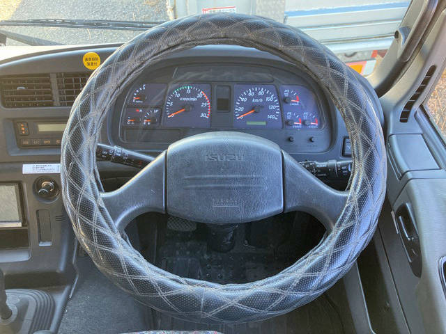 いすゞギガセルフクレーン4段大型（10t）[写真36]