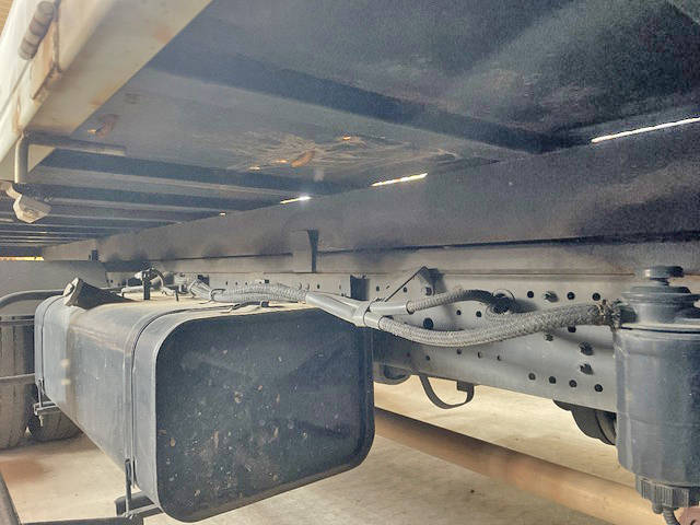 三菱ふそうキャンターセーフティローダー小型（2t・3t）[写真23]