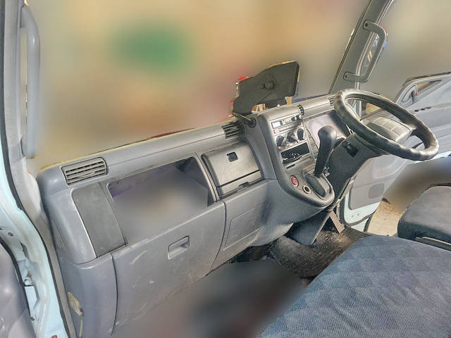 三菱ふそうキャンターセーフティローダー小型（2t・3t）[写真32]