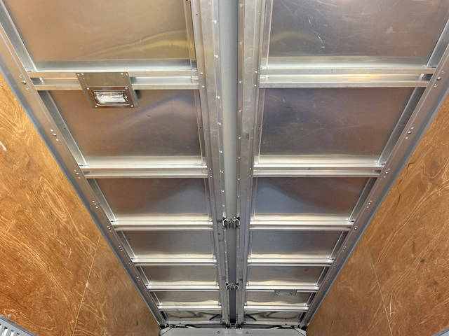 いすゞエルフアルミウイング小型（2t・3t）[写真12]