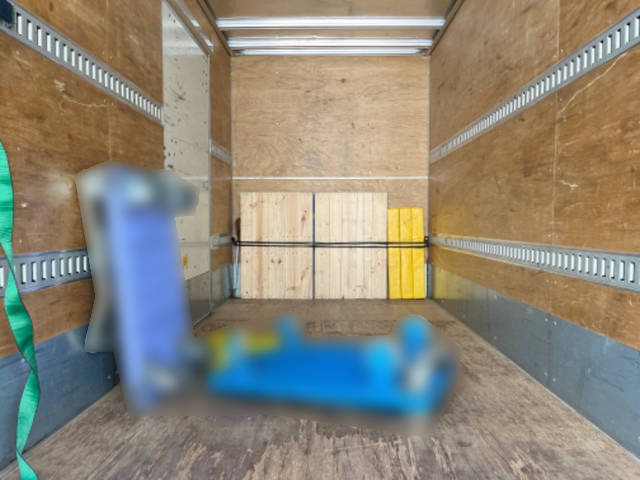 いすゞエルフアルミバン小型（2t・3t）[写真18]