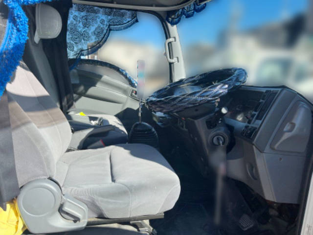 いすゞエルフアルミバン小型（2t・3t）[写真27]