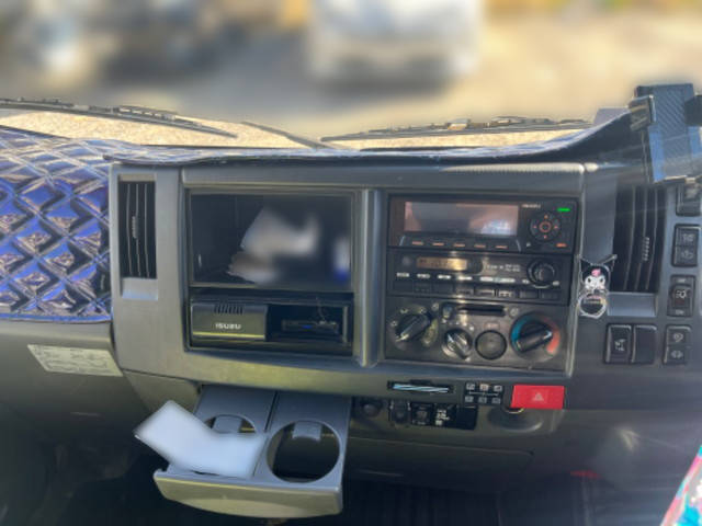 いすゞエルフアルミバン小型（2t・3t）[写真30]