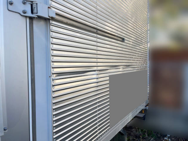 いすゞエルフアルミバン小型（2t・3t）[写真08]