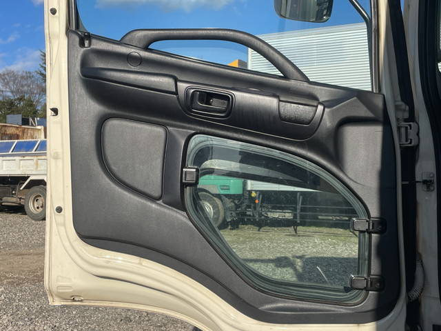 日野レンジャークレーン3段中型（4t）[写真28]