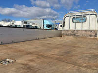 いすゞエルフ平ボディ小型（2t・3t）[写真14]