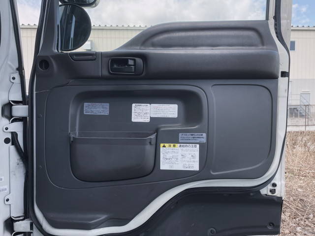 いすゞギガトレーラーヘッド（トラクターヘッド）大型（10t）[写真19]