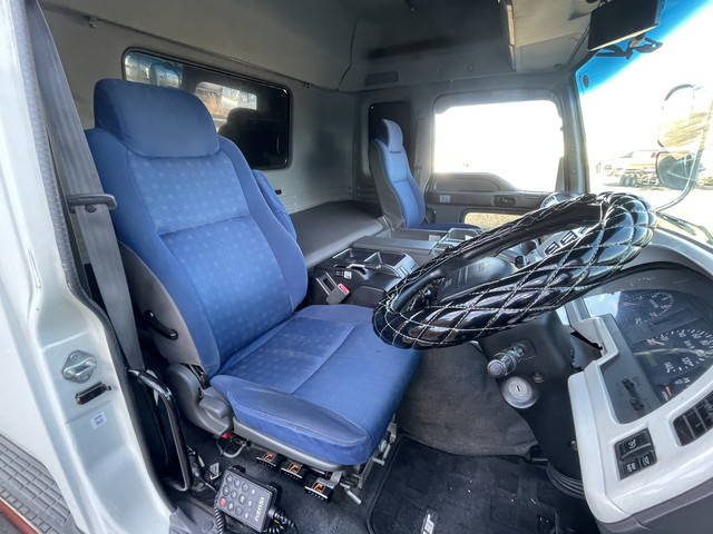 いすゞギガトレーラーヘッド（トラクターヘッド）大型（10t）[写真21]