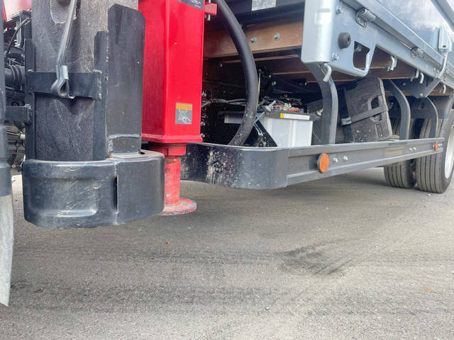 三菱ふそうキャンタークレーン6段小型（2t・3t）[写真23]