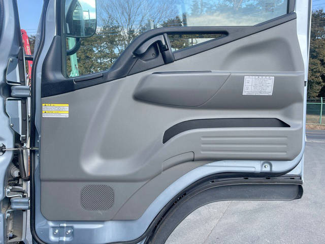 三菱ふそうキャンタークレーン6段小型（2t・3t）[写真31]