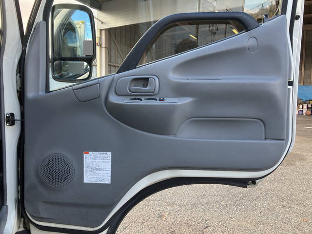 日野デュトロ冷凍車（冷蔵車）小型（2t・3t）[写真28]