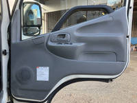 日野デュトロ冷凍車（冷蔵車）小型（2t・3t）[写真28]