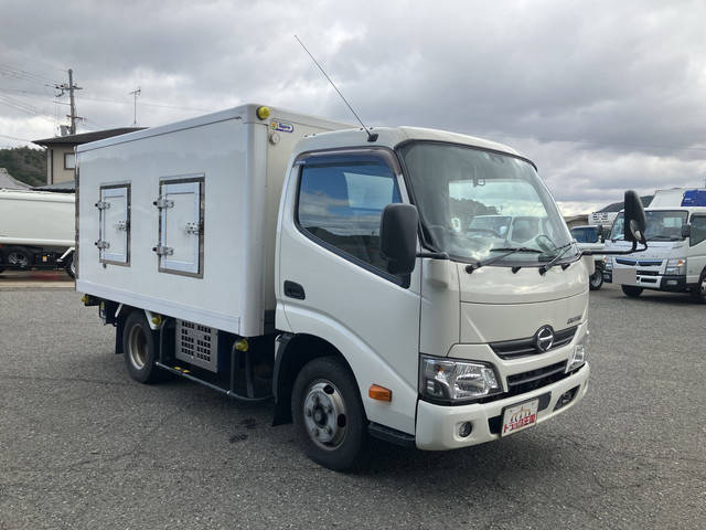 日野デュトロ冷凍車（冷蔵車）小型（2t・3t）[写真03]