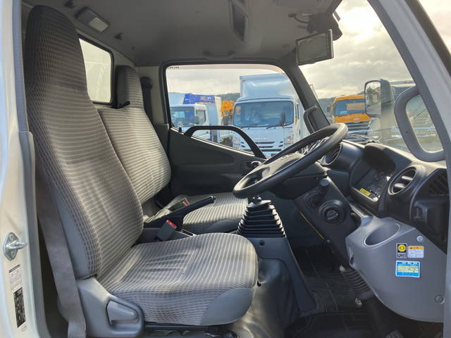 日野デュトロ冷凍車（冷蔵車）小型（2t・3t）[写真30]