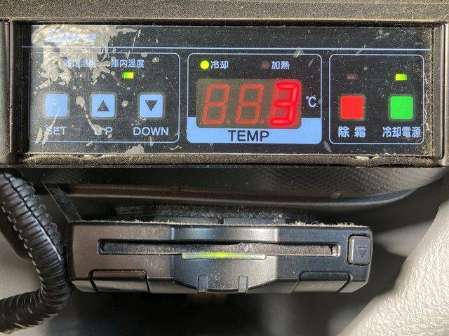 日野デュトロ冷凍車（冷蔵車）小型（2t・3t）[写真37]