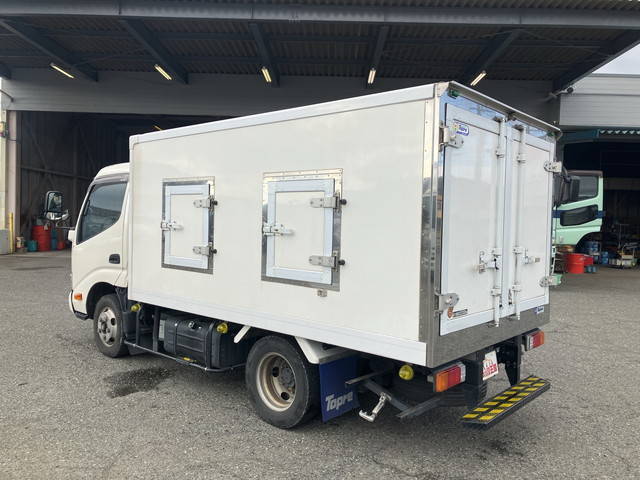 日野デュトロ冷凍車（冷蔵車）小型（2t・3t）[写真04]