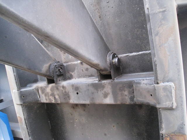 いすゞフォワード深ダンプ（土砂禁ダンプ）中型（4t）[写真19]