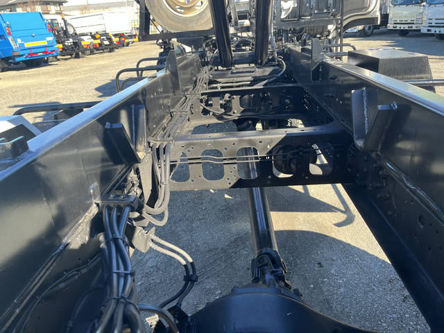 いすゞフォワードコンテナ専用車中型（4t）[写真10]